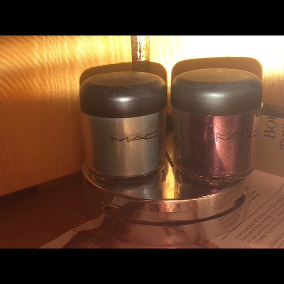 Mac eye shadow - Picture 2 of 2